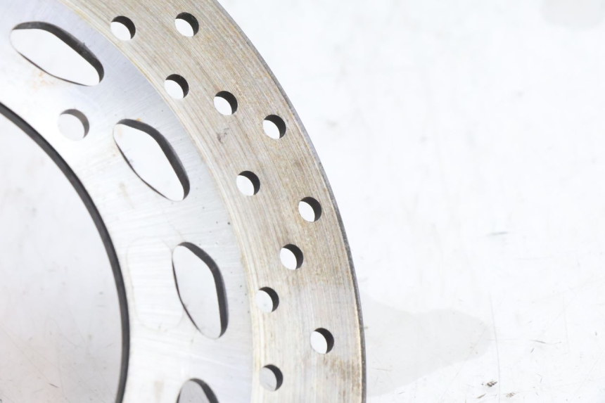 photo de DISQUE FREIN ARRIERE YAMAHA FZ8 800 (2010 - 2016) - Gros plan technique