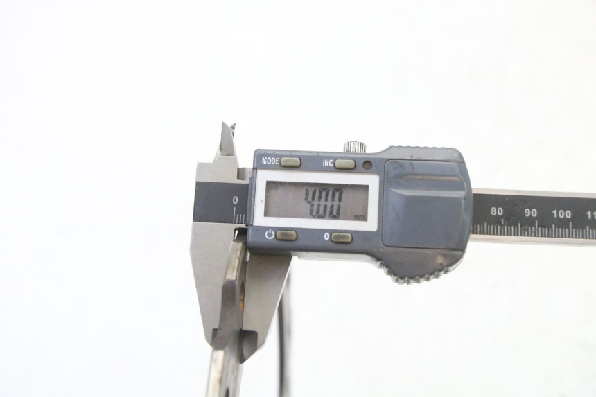 photo de DISQUE FREIN ARRIERE KAWASAKI KX F KXF 450 (2009 - 2011) - Points de fixation