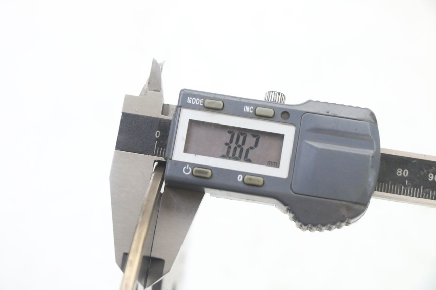 photo de DISQUE FREIN ARRIERE PEUGEOT SATELIS 125 (2013 - 2018) - Gros plan technique