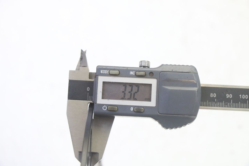 photo de DISQUE FREIN ARRIERE APOLLO RFZ 125 - Gros plan technique