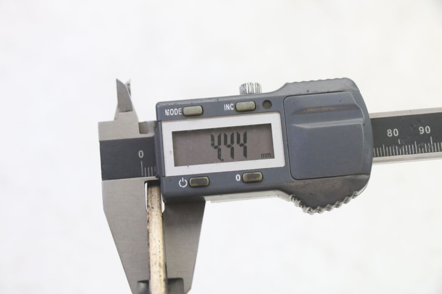 photo de DISQUE FREIN ARRIERE HYTRACK S 150 (2003 - 2011) - Gros plan technique