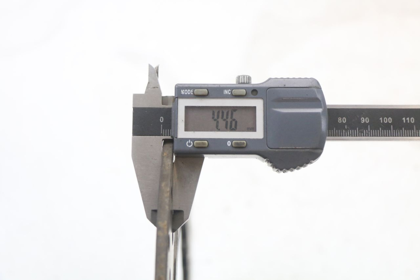 photo de DISQUE FREIN ARRIERE YAMAHA XJ6 ABS 600 (2008 - 2016) - Gros plan technique