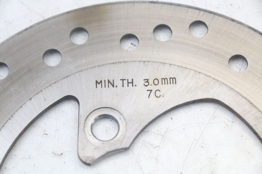 photo de DISQUE FREIN AVANT YAMAHA AEROX 2T 50 (2013 - 2017) - Gros plan technique