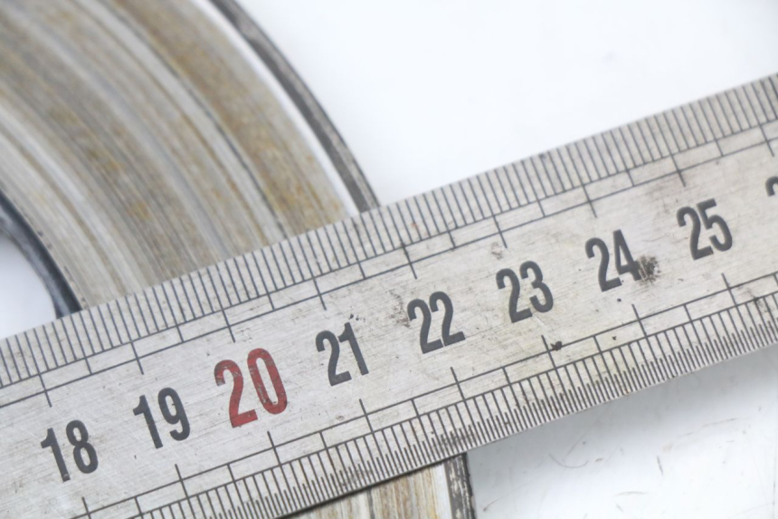 photo de DISQUE FREIN AVANT SUZUKI GN 125 (1997 - 2000) - Zoom état d’usage