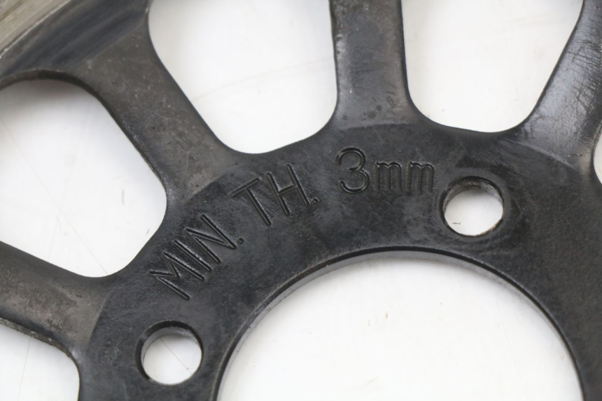 photo de DISQUE FREIN AVANT SUZUKI GN 125 (1997 - 2000) - Autre angle de vue