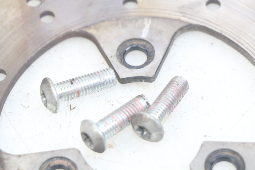 photo de DISQUE FREIN AVANT PEUGEOT KISBEE 2T 50 (2010 - 2017) - Points de fixation