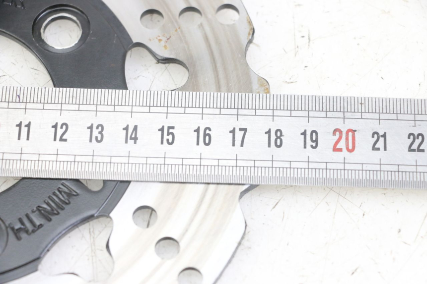 photo de DISQUE FREIN AVANT NECO ONE SX 4T 50 (2022 - 2025) - Zoom état d’usage