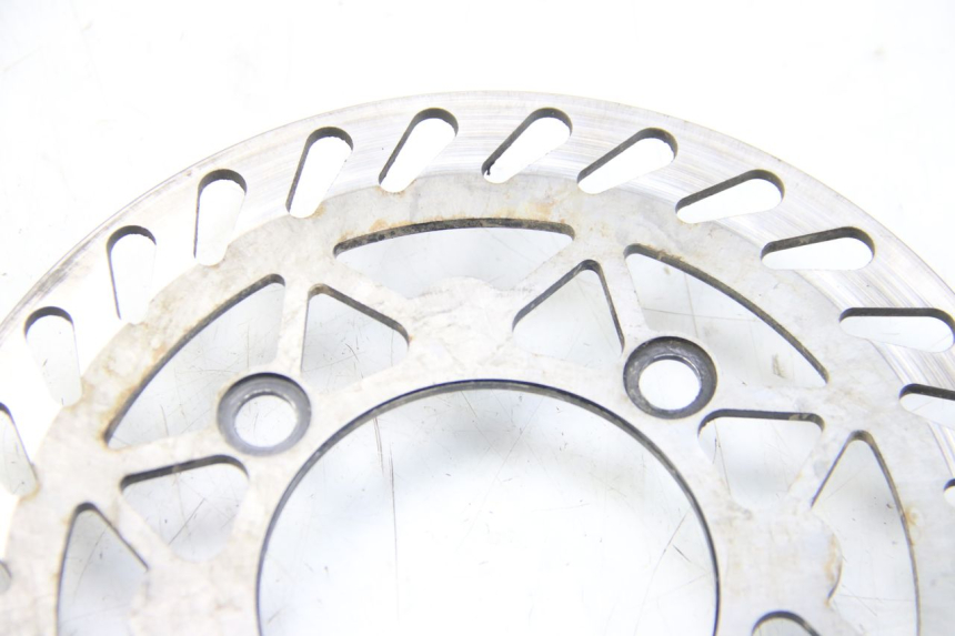 photo de DISQUE FREIN AVANT APOLLO RFZ 150 - Gros plan technique