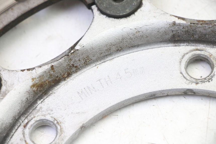 photo de DISQUE FREIN AVANT TRIUMPH SPRINT 900 (1995 - 1998) - Gros plan technique