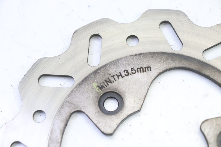 photo de DISQUE FREIN AVANT PEUGEOT STREETZONE I 2T 50 (2018 - 2020) - Gros plan technique