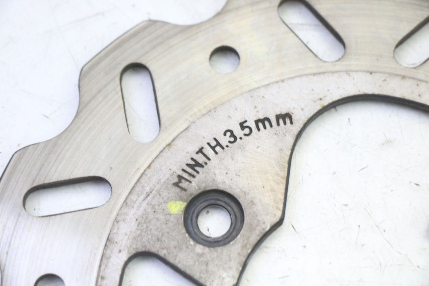 photo de DISQUE FREIN AVANT PEUGEOT STREETZONE I NAKED 2T 50 (2018 - 2020) - Gros plan technique