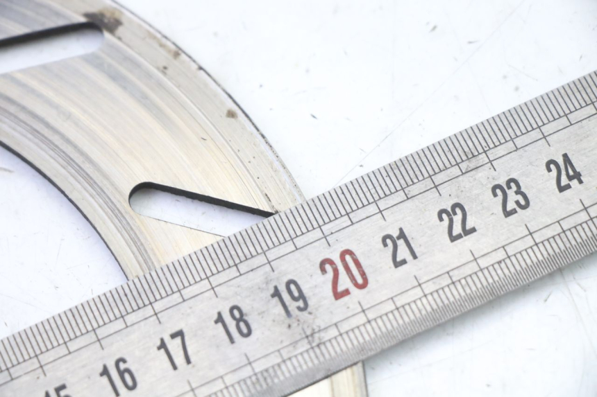 photo de DISQUE FREIN AVANT PEUGEOT VIVACITY NEW 2T 50 (2008 - 2017) - Gros plan technique