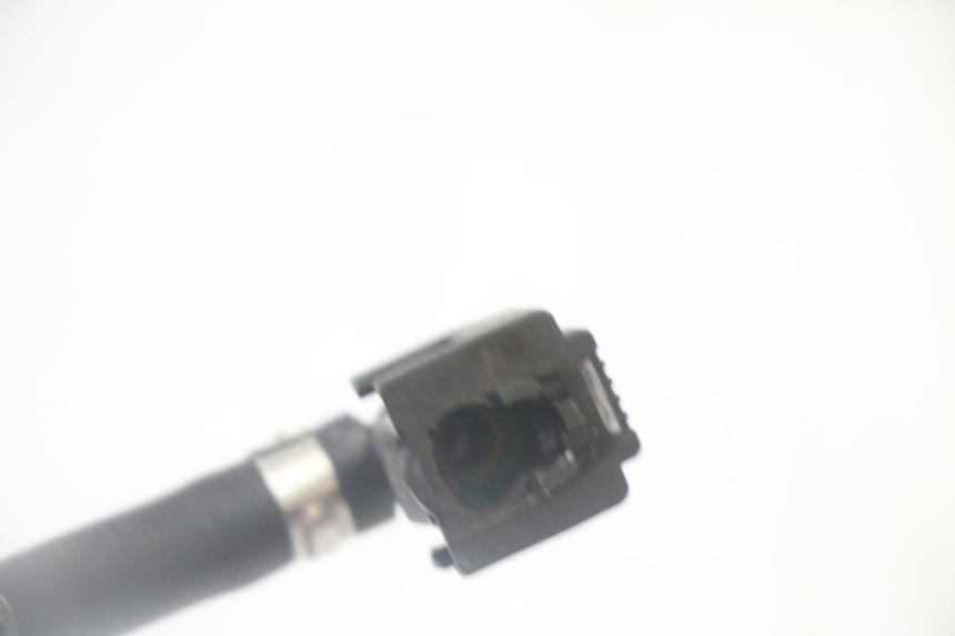 photo de DURITE INJECTEUR YAMAHA YZ-F YZF 250 (2014 - 2018) - Gros plan technique