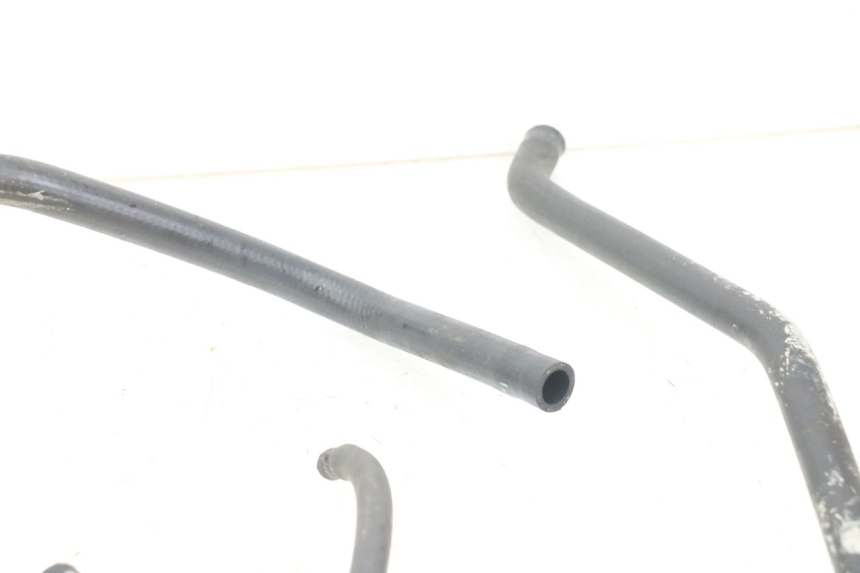 photo de DURITE RADIATEUR YAMAHA AEROX 2T 50 (2013 - 2017) - Gros plan technique