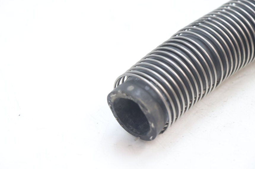 photo de DURITE RADIATEUR HONDA CB F HORNET 600 (2005 - 2006) - Zoom état d’usage