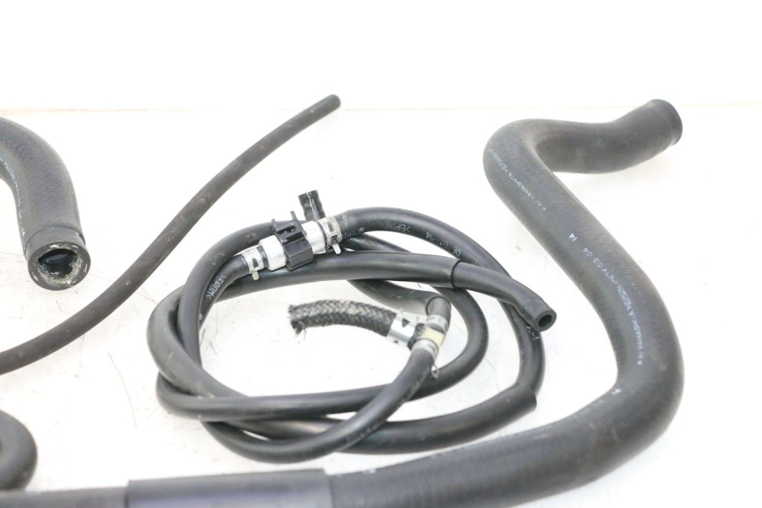 photo de DURITE RADIATEUR HONDA FJS SILVER WING SILVERWING 400 (2005 - 2008) - Points de fixation