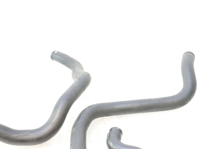 photo de DURITE RADIATEUR HONDA FJS SILVER WING SILVERWING 400 (2005 - 2008) - Gros plan technique
