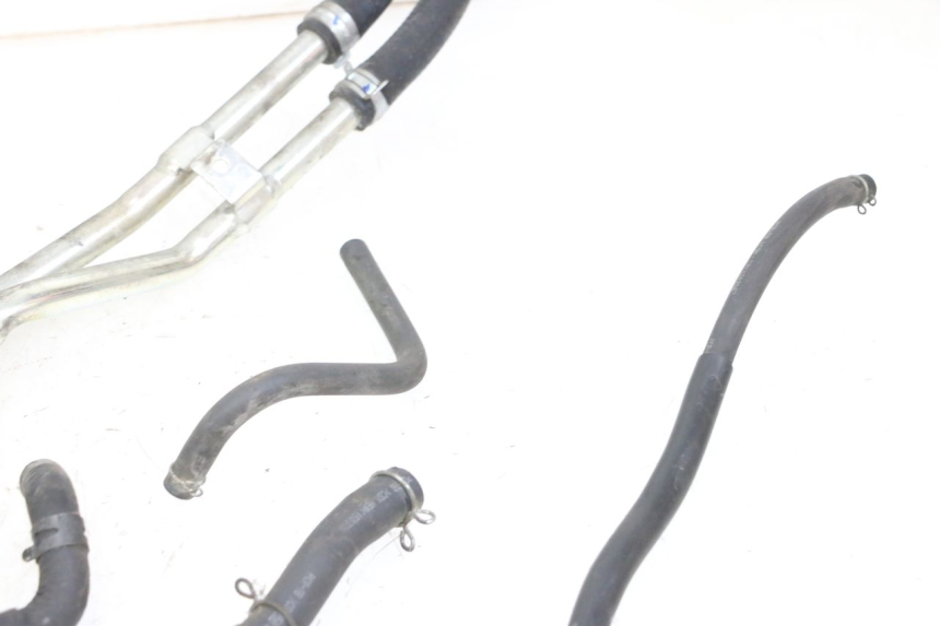 photo de DURITE RADIATEUR HONDA FORZA ABS 300 (2013 - 2017) - Vue d’ensemble