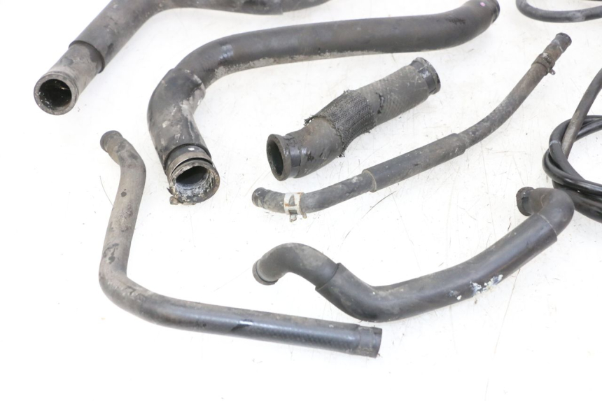 photo de DURITE RADIATEUR SUZUKI GSR 750 (2011 - 2017) - Autre angle de vue