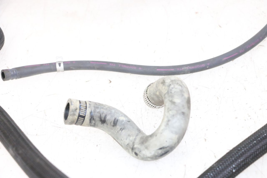 photo de DURITE RADIATEUR SYM JOYMAX 125 (2010 - 2017) - Gros plan technique