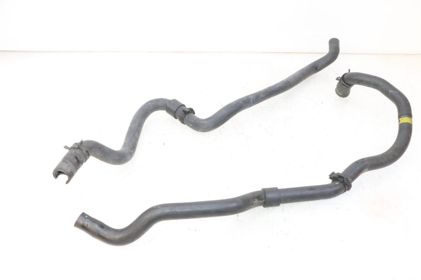 photo de DURITE RADIATEUR PIAGGIO MP3 HPE 310 (2024 - 2025) - Autre angle de vue