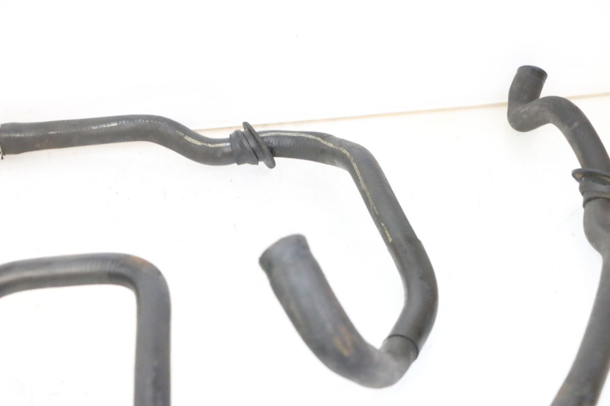 photo de DURITE RADIATEUR PIAGGIO VESPA GRANTURISMO 200 (2004 - 2005) - Autre angle de vue