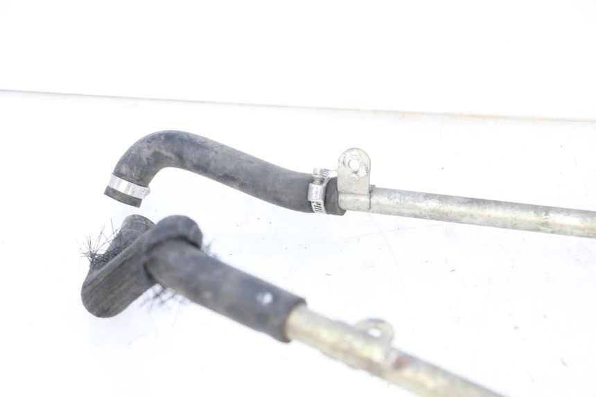 photo de DURITE RADIATEUR SUZUKI SIXTEEN 125 (2008 - 2010) - Points de fixation