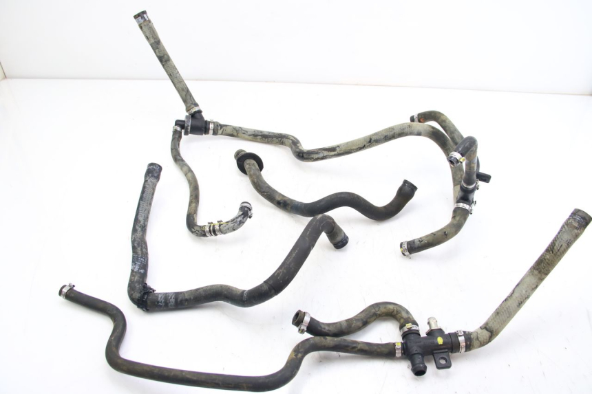 photo de DURITE RADIATEUR PIAGGIO VESPA GTS SUPER IE 125 (2009 - 2016) - Vue principale