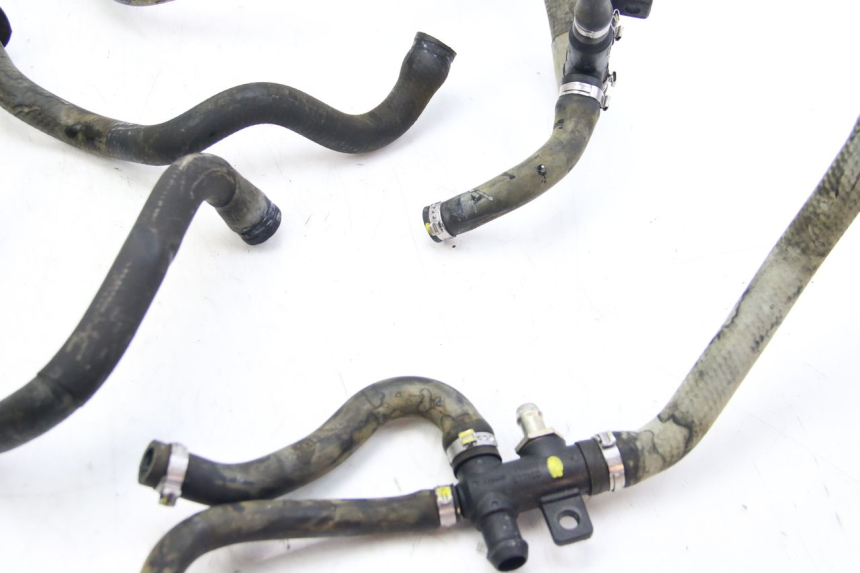 photo de DURITE RADIATEUR PIAGGIO VESPA GTS SUPER IE 125 (2009 - 2016) - Autre angle de vue