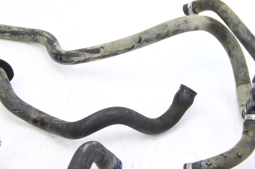 photo de DURITE RADIATEUR PIAGGIO VESPA GTS SUPER IE 125 (2009 - 2016) - Vue d’ensemble