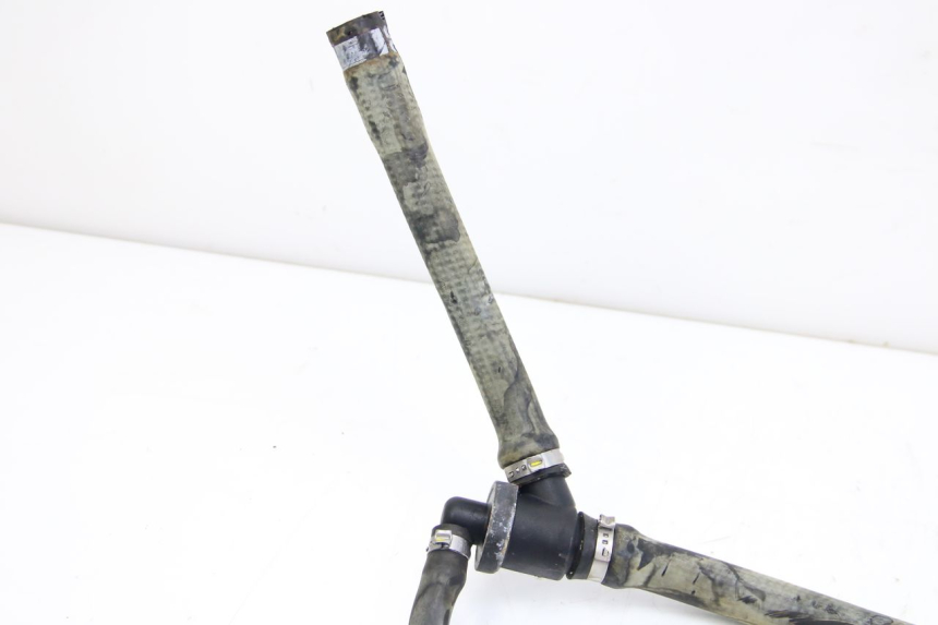 photo de DURITE RADIATEUR PIAGGIO VESPA GTS SUPER IE 125 (2009 - 2016) - État de surface