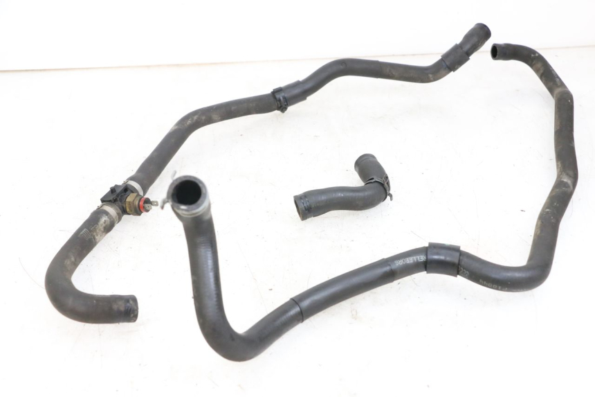 photo de DURITE RADIATEUR PIAGGIO XEVO - X EVO 125 (2007 - 2017) - Vue principale