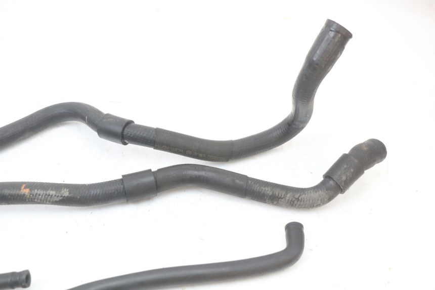 photo de DURITE RADIATEUR PIAGGIO XEVO - X EVO 125 (2007 - 2017) - Autre angle de vue