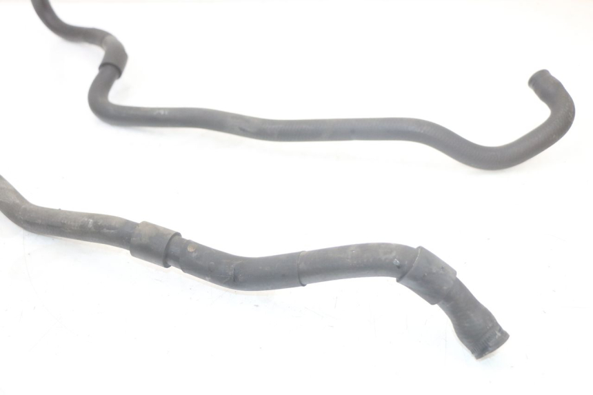 photo de DURITE RADIATEUR PIAGGIO XEVO - X EVO 125 (2007 - 2017) - Autre angle de vue