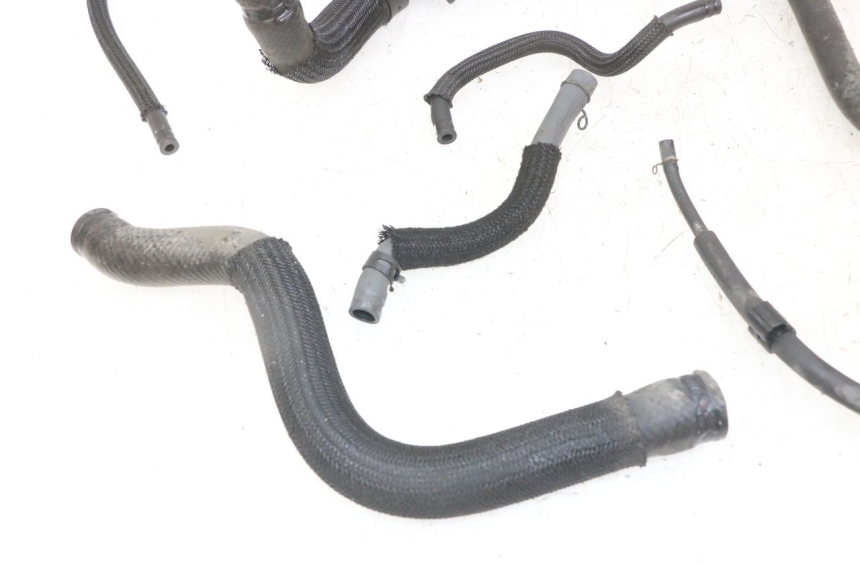 photo de DURITE RADIATEUR YAMAHA XJ6 ABS 600 (2008 - 2016) - Gros plan technique