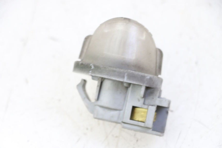 photo de ECLAIRAGE DE PLAQUE SUZUKI BURGMAN 125 (2007 - 2014) - Zoom état d’usage