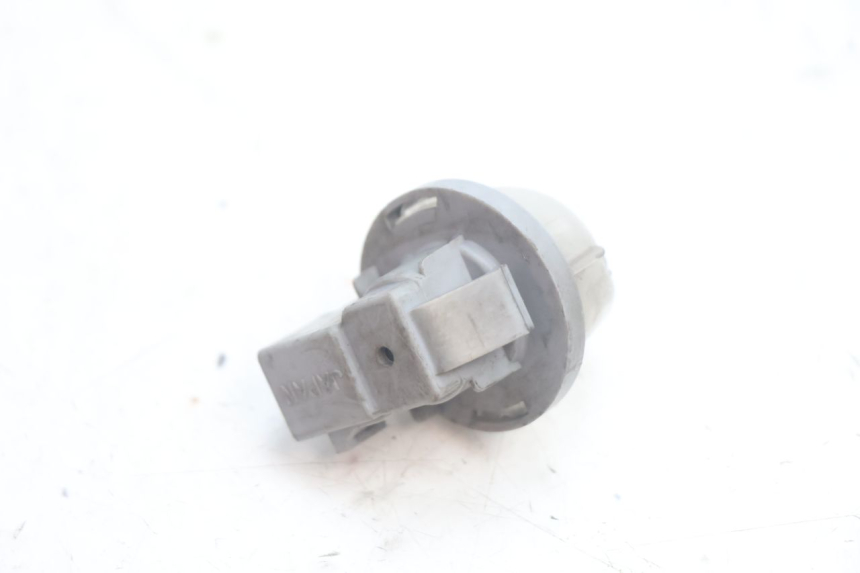 photo de ECLAIRAGE DE PLAQUE SUZUKI BURGMAN EXECUTIVE ABS 650 (2006 - 2012) - Autre angle de vue
