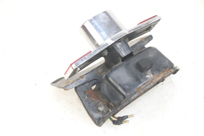 photo de ECLAIRAGE DE PLAQUE HONDA CA REBEL 125 (1995 - 2001) - Points de fixation