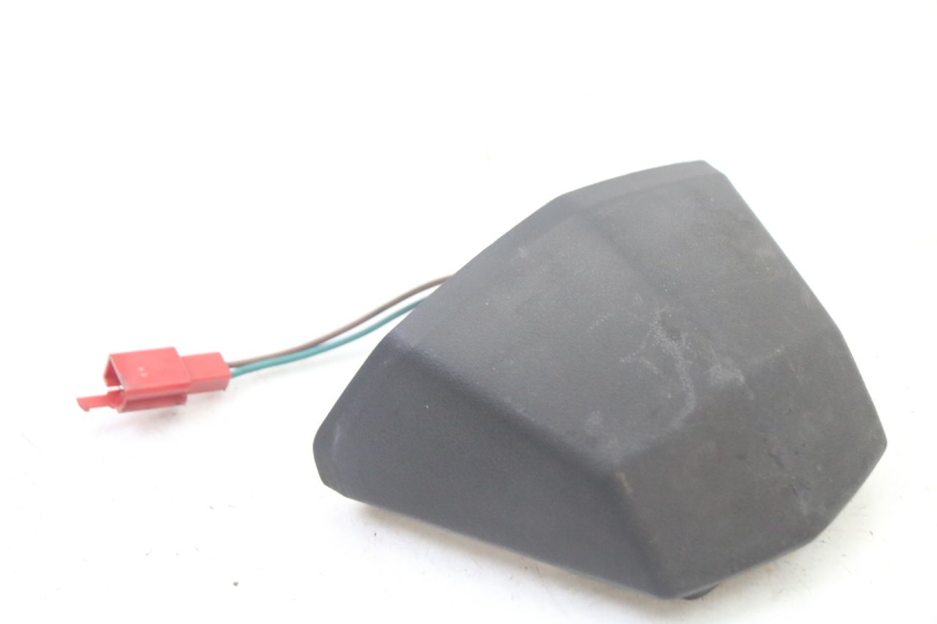 photo de ECLAIRAGE DE PLAQUE KYMCO DINK STREET 125 (2009 - 2014) - Autre angle de vue