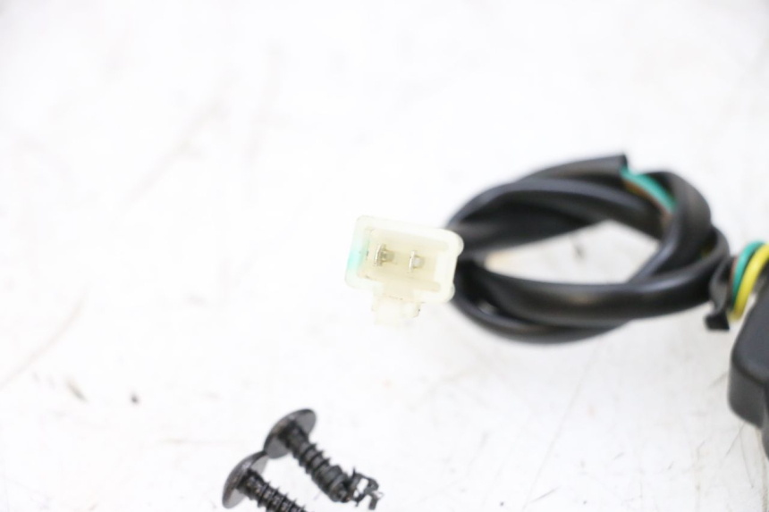 photo de ECLAIRAGE DE PLAQUE SEGWAY NINEBOT E125S 1 (2022 - 2026) - Zoom état d’usage