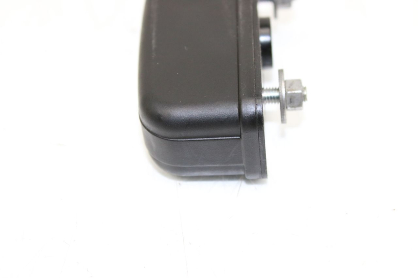 photo de ECLAIRAGE DE PLAQUE BMW F GS K81 850 (2018 - 2023) - Zoom état d’usage