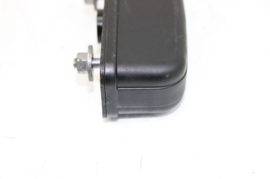 photo de ECLAIRAGE DE PLAQUE BMW F GS K81 850 (2018 - 2023) - Gros plan technique