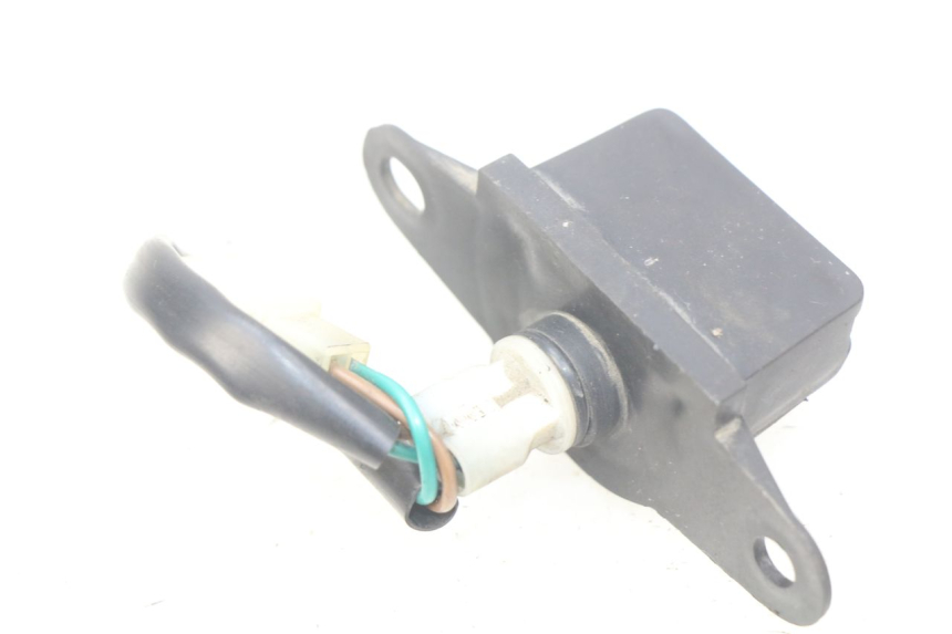 photo de ECLAIRAGE DE PLAQUE HONDA FES PANTHEON 2T 125 (1998 - 2002) - Zoom état d’usage