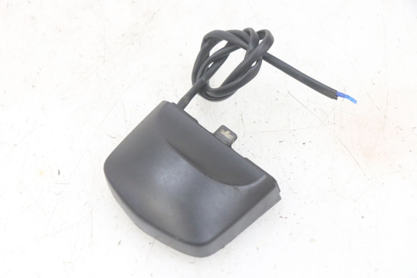 photo de ECLAIRAGE DE PLAQUE YAMAHA FJR ABS 1300 (2006 - 2012) - Gros plan technique