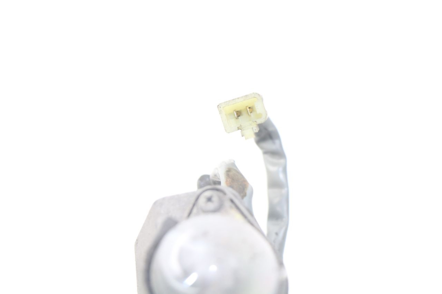 photo de ECLAIRAGE DE PLAQUE KAWASAKI GPZ S 500 (1994 - 2005) - Zoom état d’usage