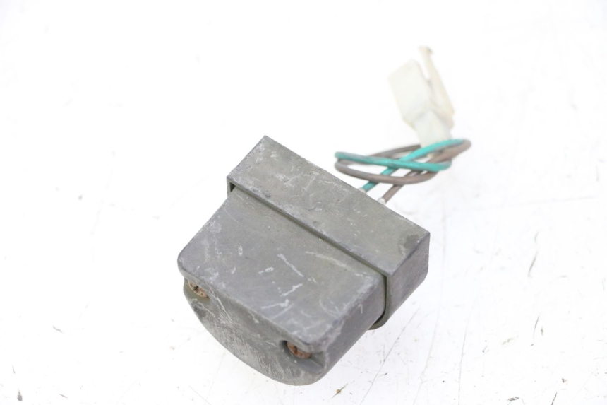 photo de ECLAIRAGE DE PLAQUE KYMCO GRAND DINK 125 (2002 - 2007) - Détail de la pièce