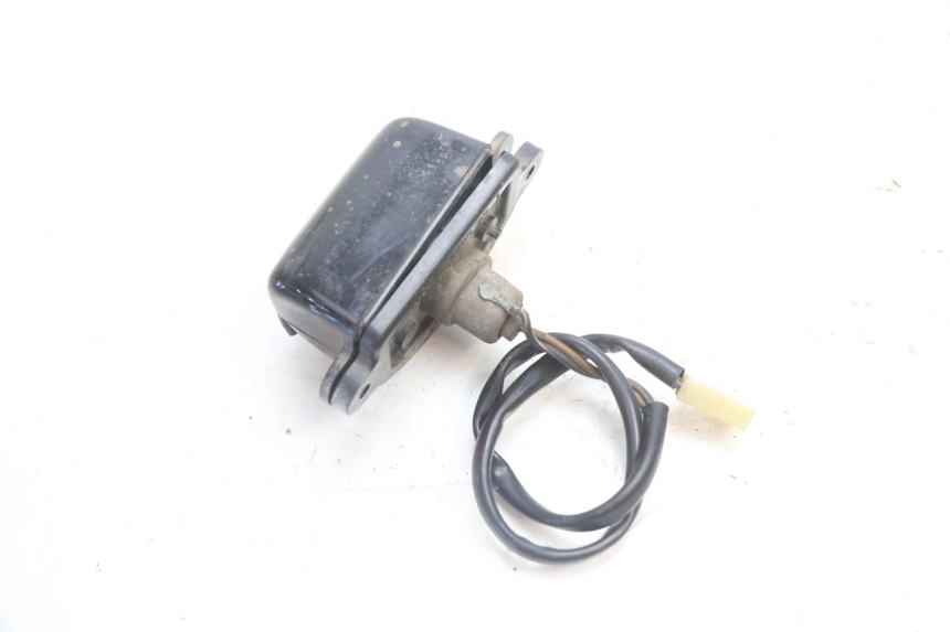 photo de ECLAIRAGE DE PLAQUE SUZUKI GSX F GSXF 750 (1988 - 1998) - Gros plan technique
