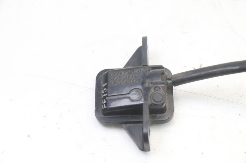 photo de ECLAIRAGE DE PLAQUE HONDA PCX (JF57/JF64) 125 (2014 - 2018) - Gros plan technique