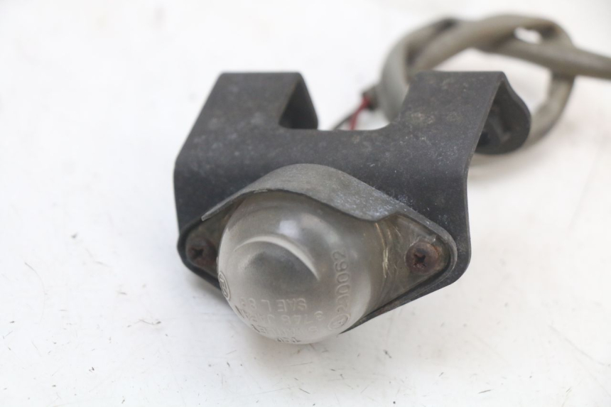 photo de ECLAIRAGE DE PLAQUE KAWASAKI GTR 1000 (1994 - 2004) - Détail de la pièce