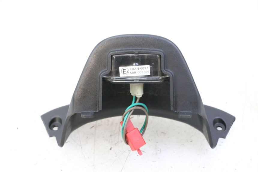 photo de ECLAIRAGE DE PLAQUE KYMCO XCITING 500 (2007 - 2010) - Zoom état d’usage